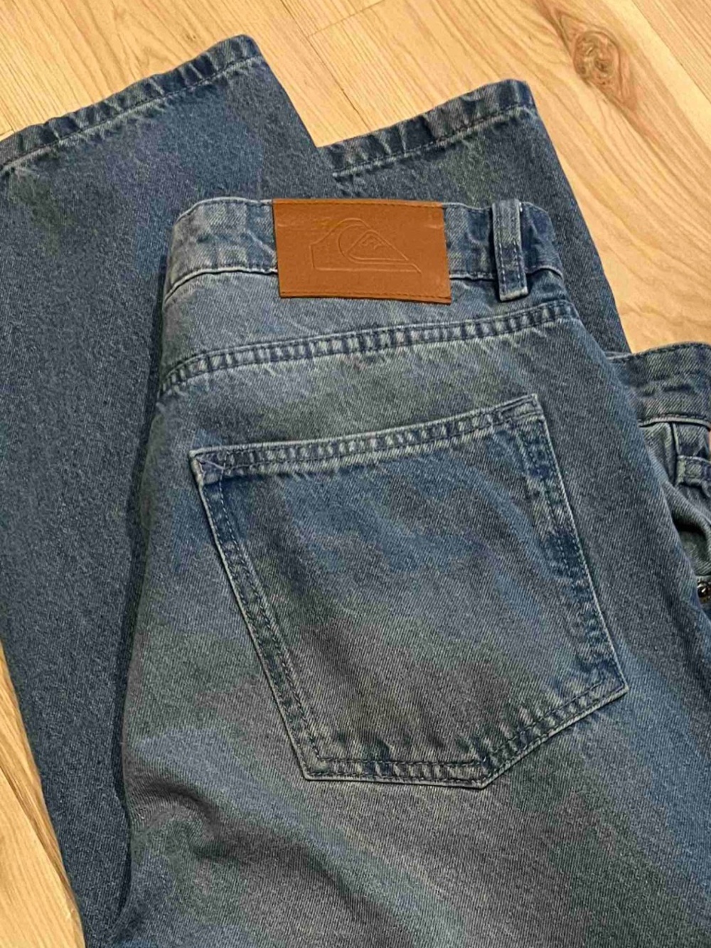 Vintage Quiksilver Men's Blue Denim Straight Leg Jeans